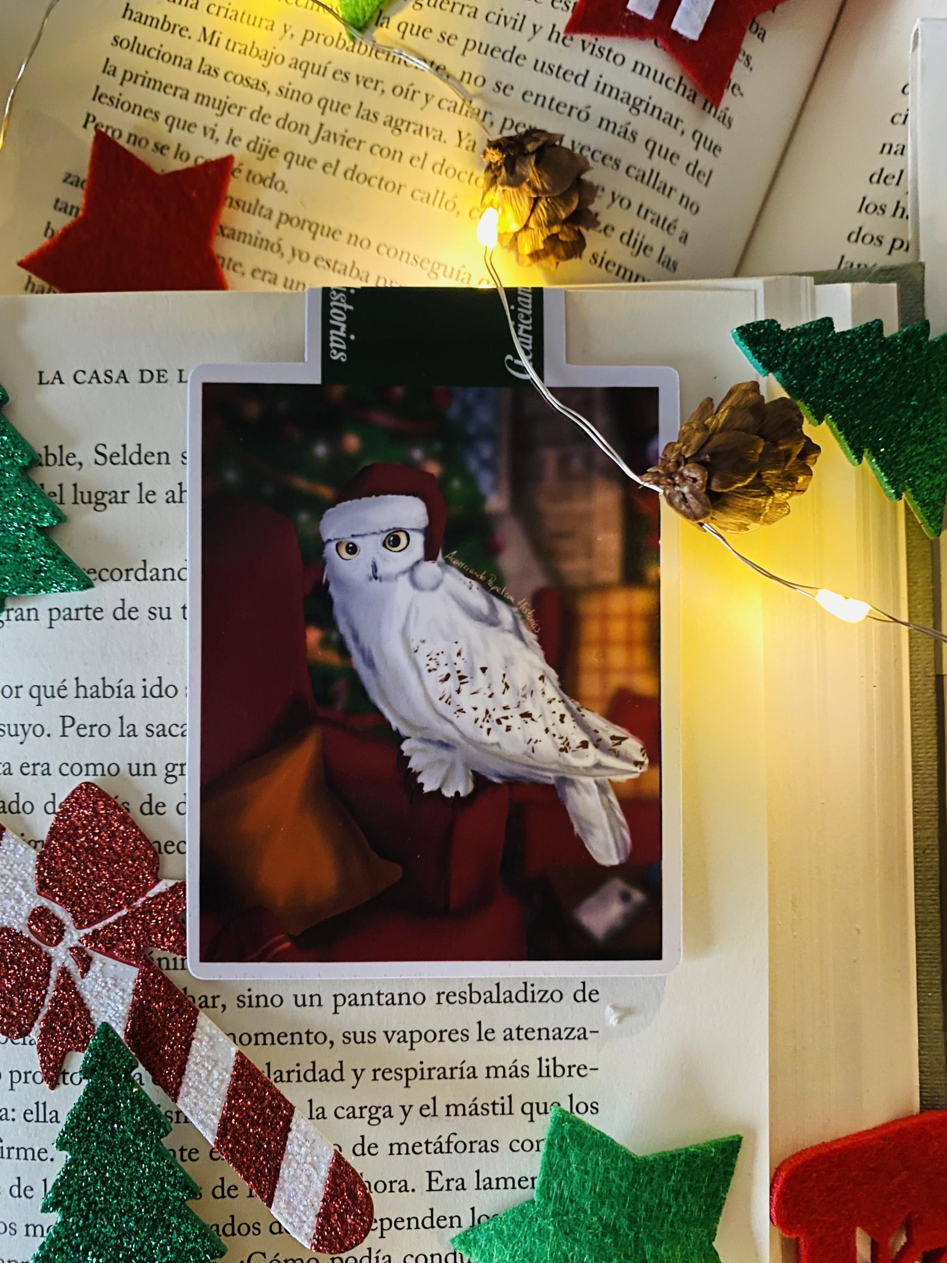 Marcapáginas magnético artesanal hecho a mano de la Sala Común de Gryffindor en Navidad.