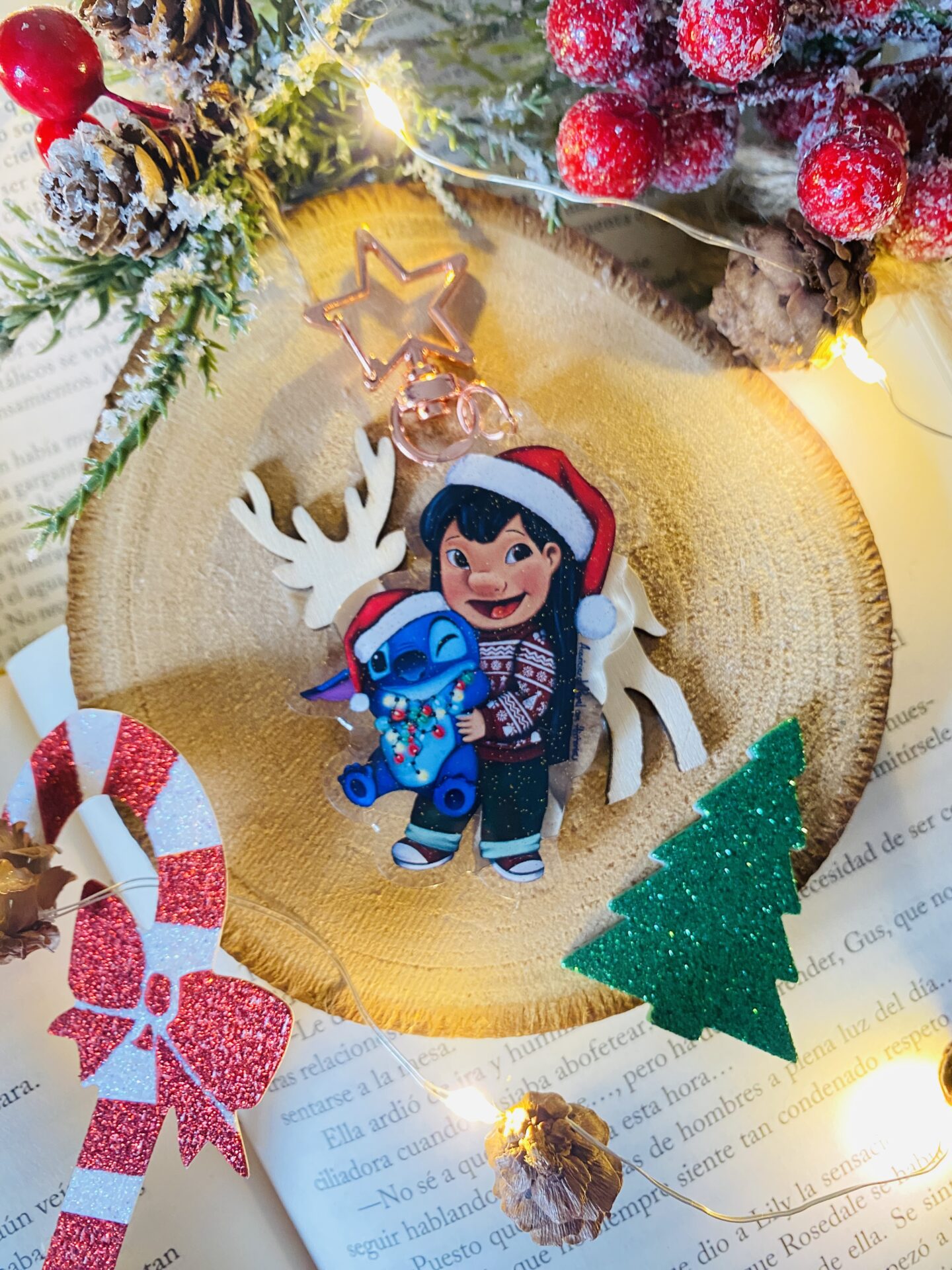 Llavero Lilo y Stitch Navidad - Acariciando Papel con Historias