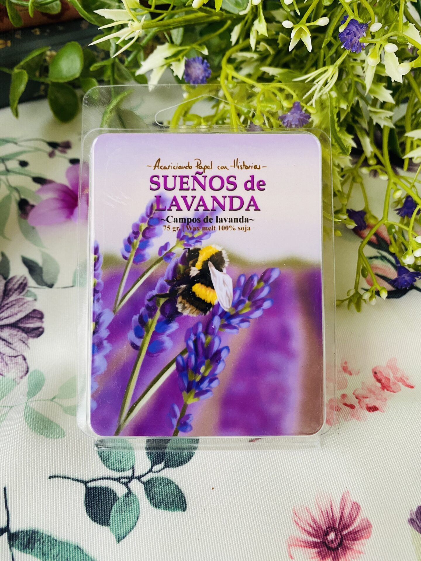 Wax melt aromático de cera de soja 100% Sueños de Lavanda. Ilustraciones realizadas por AcariciandoPapelConHistorias.