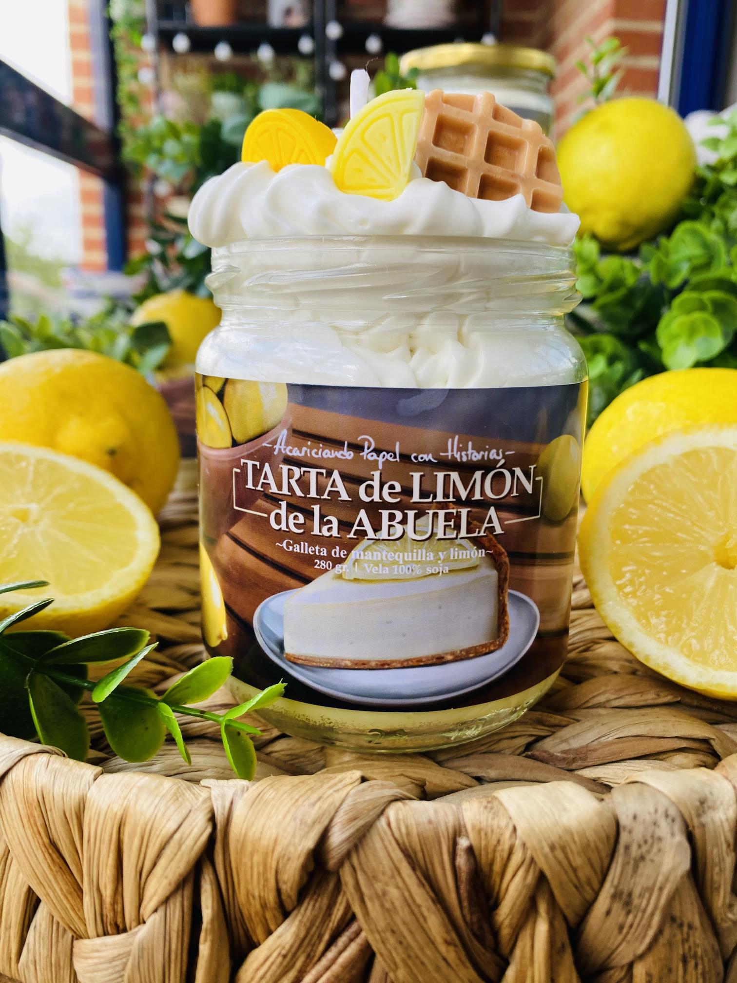 Vela aromática de soja 100% Tarta de limón de la abuela. Ilustraciones realizadas por AcariciandoPapelConHistorias.