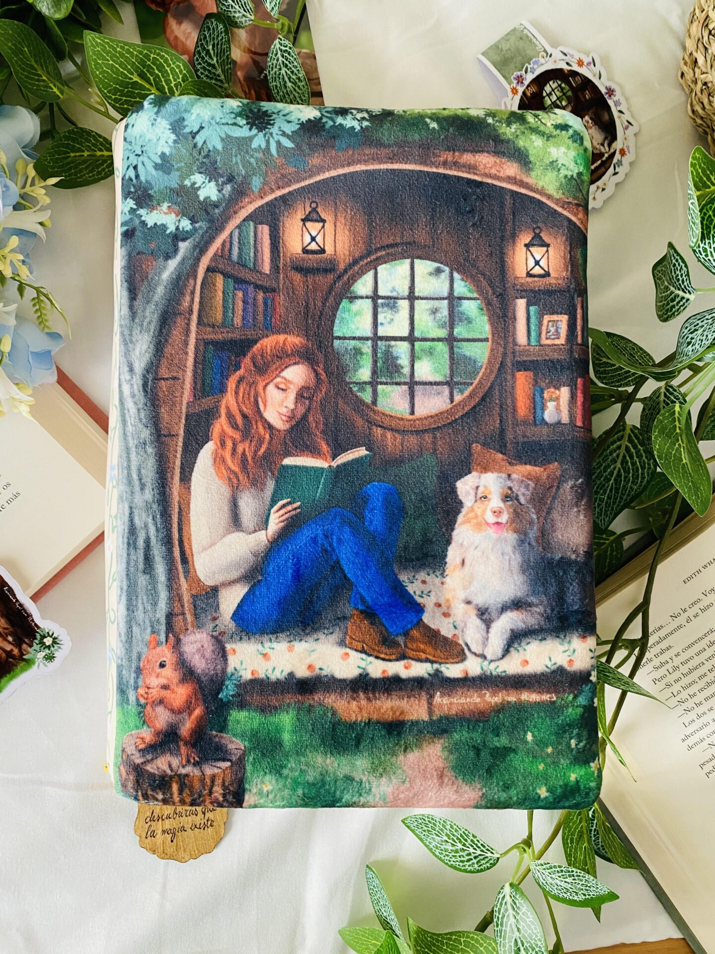 Funda literaria de solapa Mi Rincón Literario + marcapáginas de regalo. Ilustración de AcariciandoPapelConHistorias.